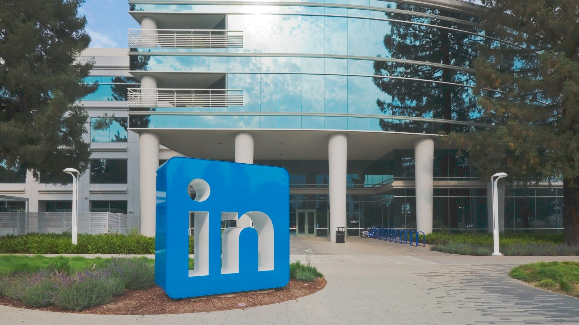 LinkedIn cracks down on AI-generated content flooding professional network