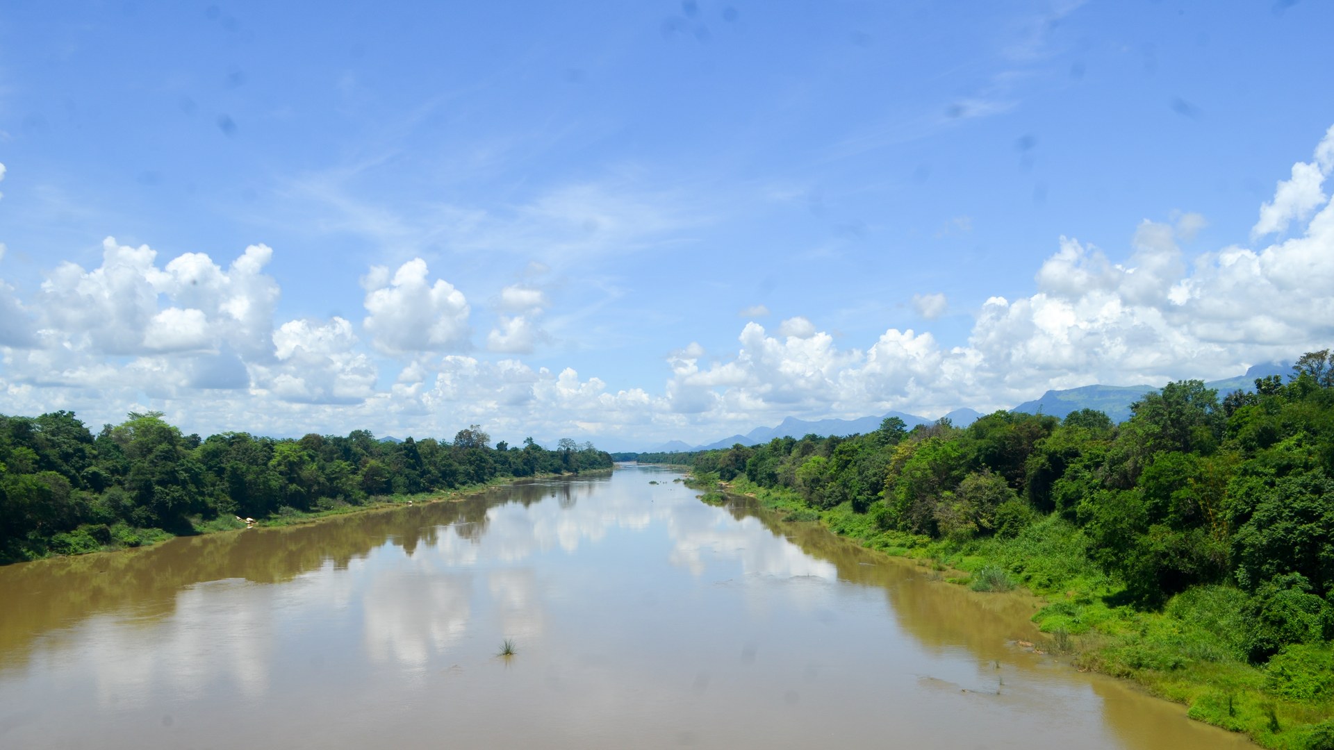 Mahaweli River poses minor flood risk to downstream communities