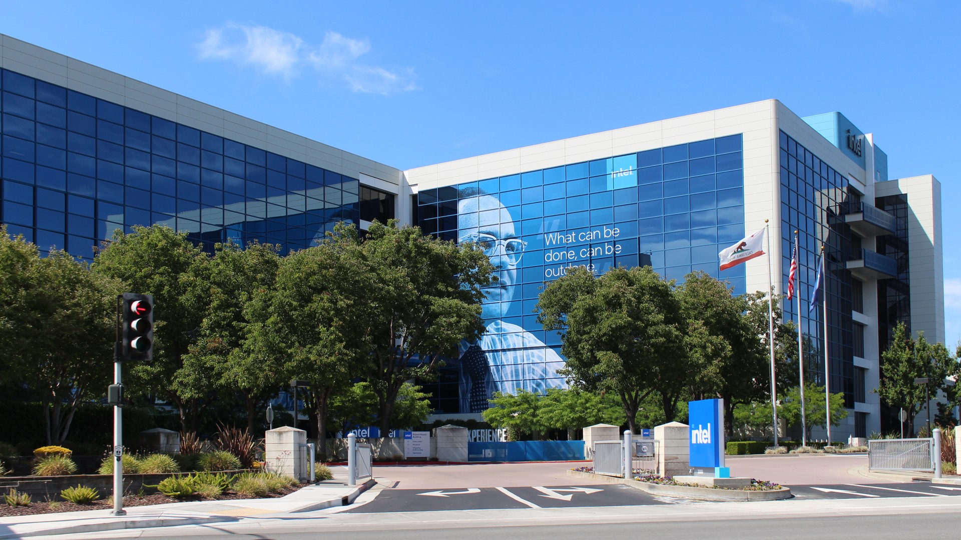Intel Stock Tumbles as PC Demand Weakens, Supply Issues Cloud Outlook