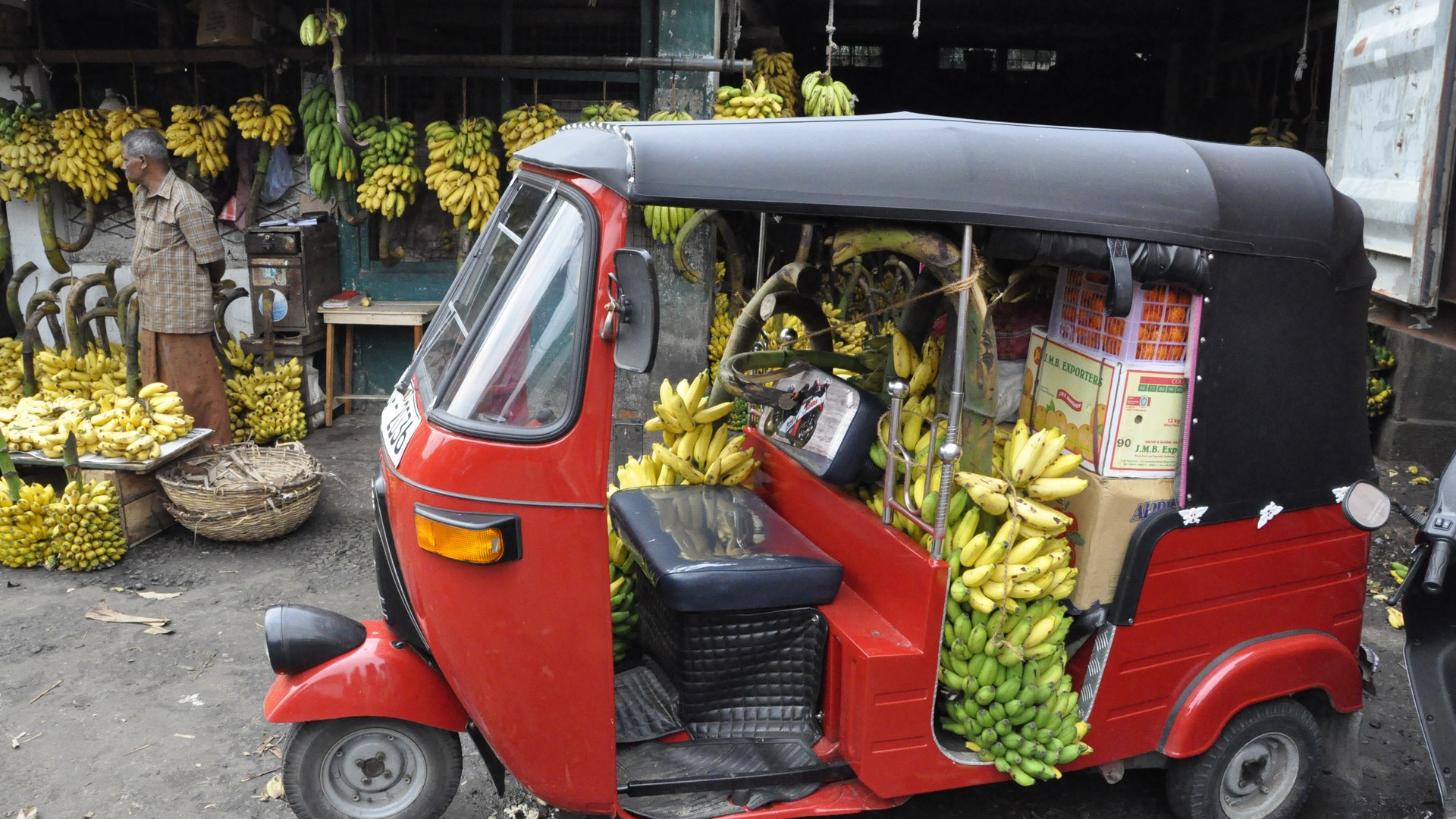 Sri Lanka tightens tire import standards to protect local industry