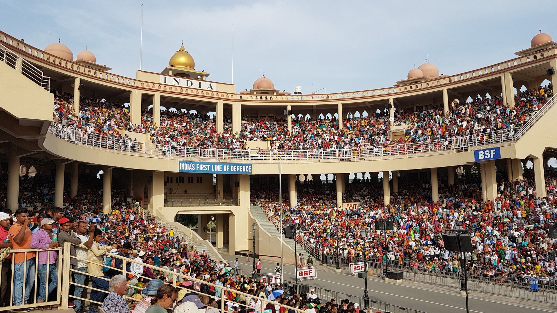 Pakistani Music Plays During Bollywood Stars' Wagah Border Promotional Visit