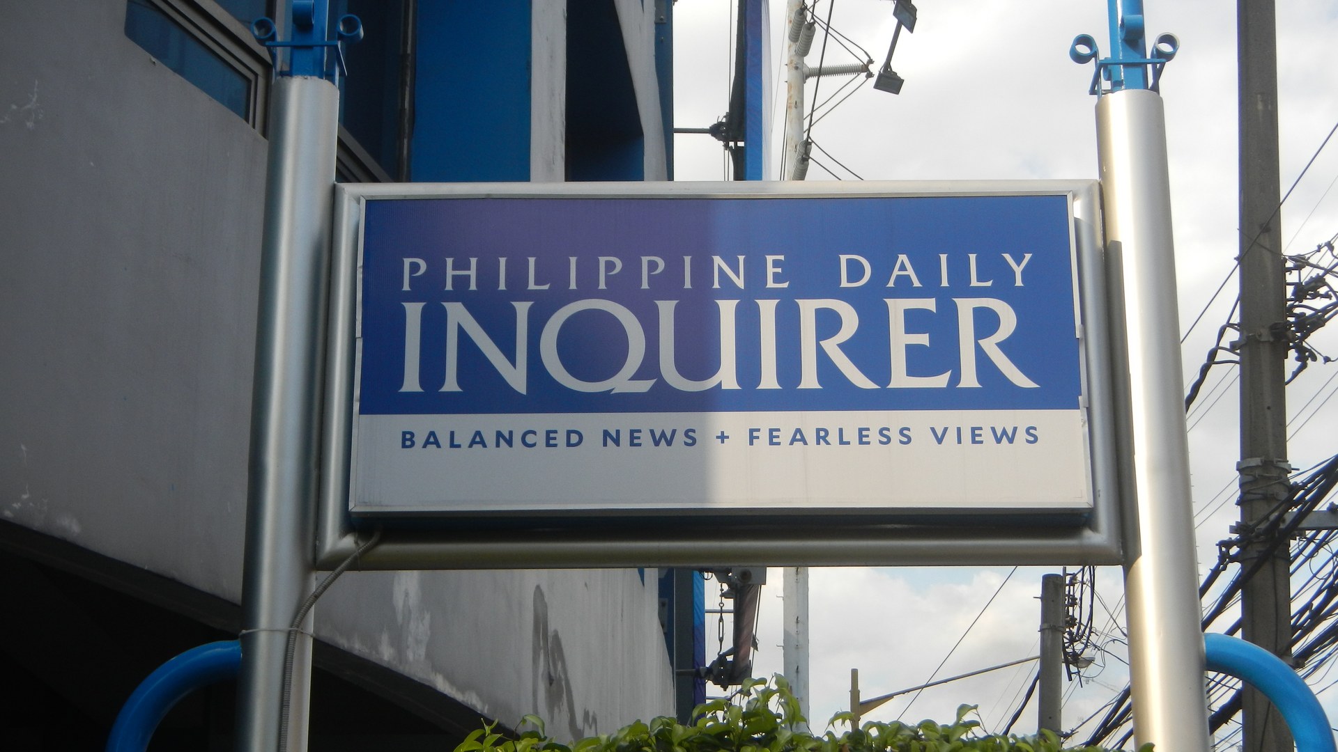 Inquirer debt investigation wins top Catholic media award