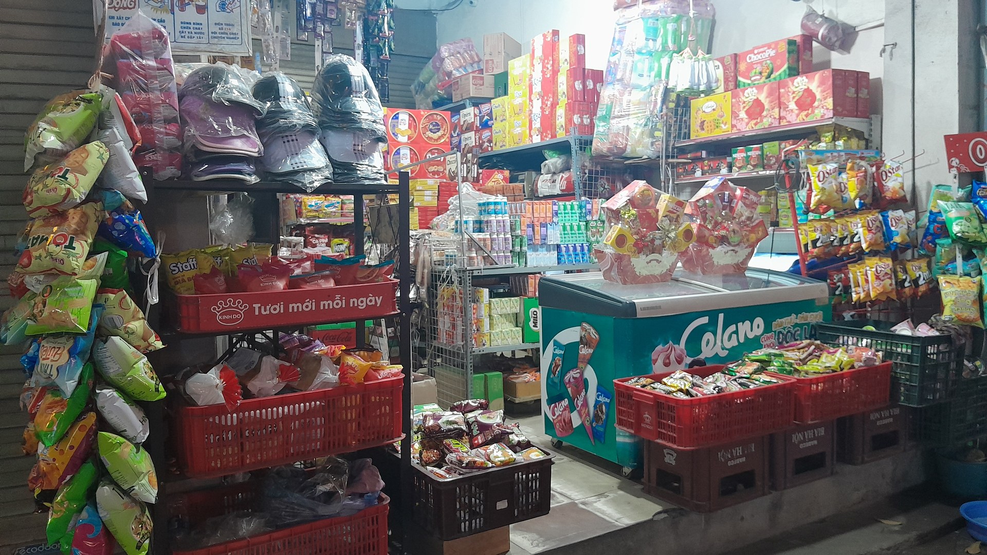 Traditional retailers find strength in specialization amid retail modernization