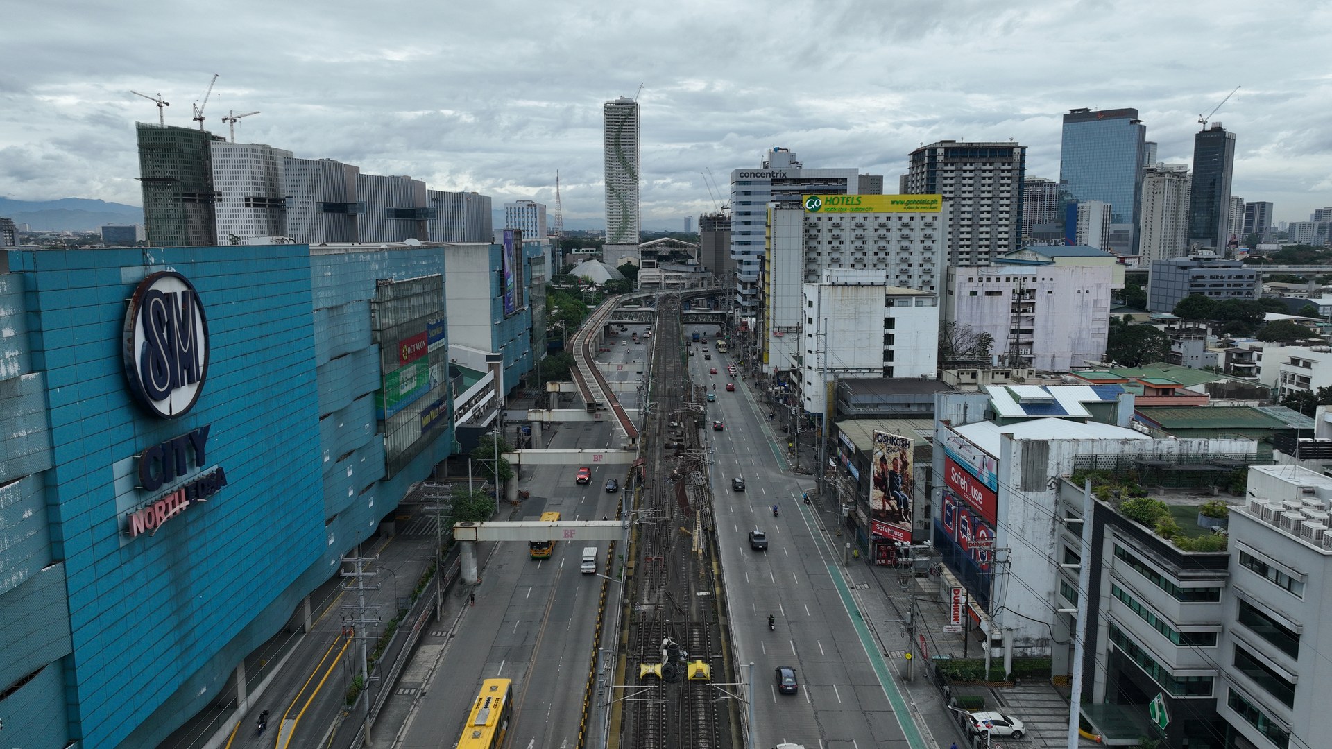 MMDA: Bahaghari hanggang katamtamang traffic sa Biyernes umaga bago Undas
