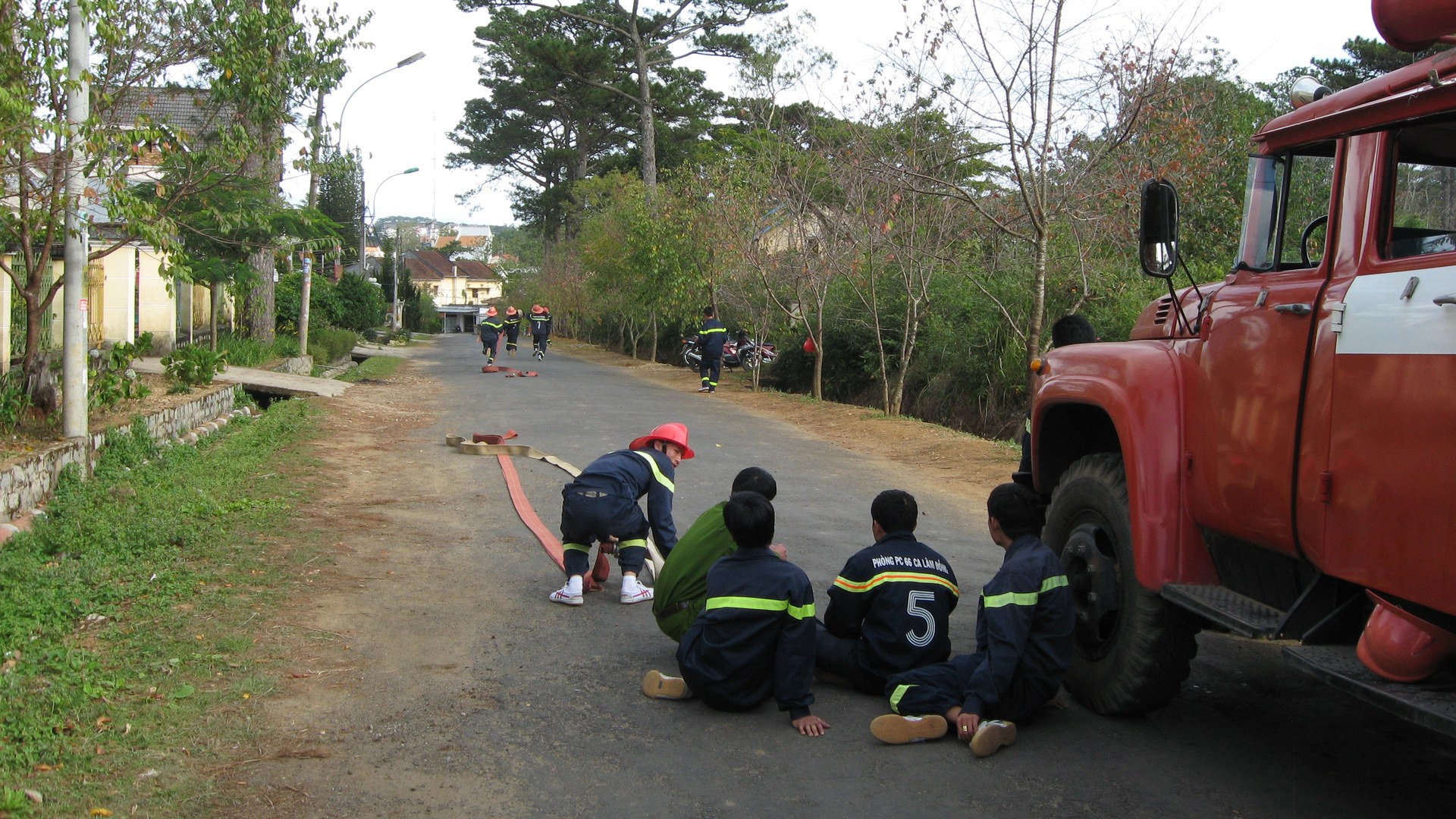 Vietnam's firefighting force to debut at world rescue championship