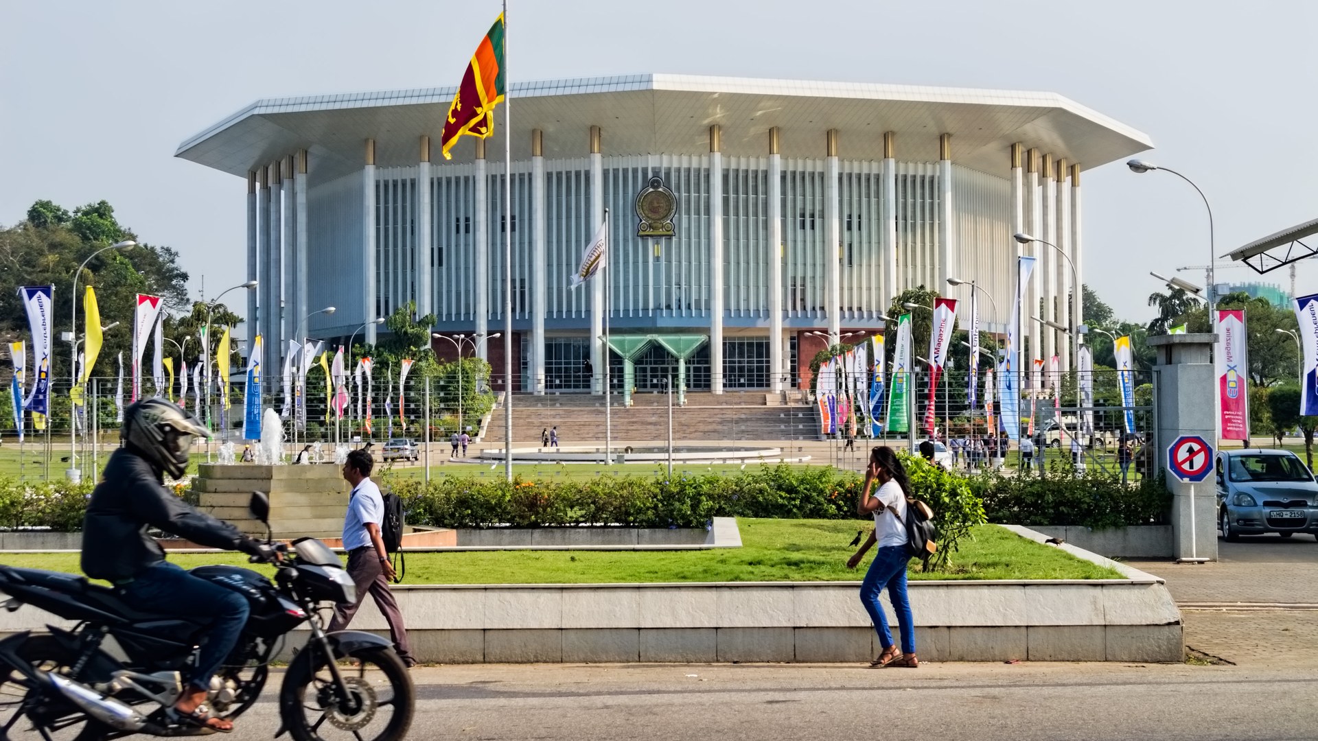 Scholars honoured at annual Bauddhaloka Literary Festival in Colombo