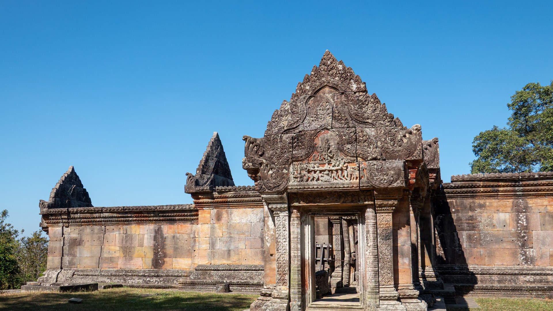 กองทัพไทยกล่าวหากัมพูชาใช้ปราสาทพระวิหารเป็นฐานทหาร