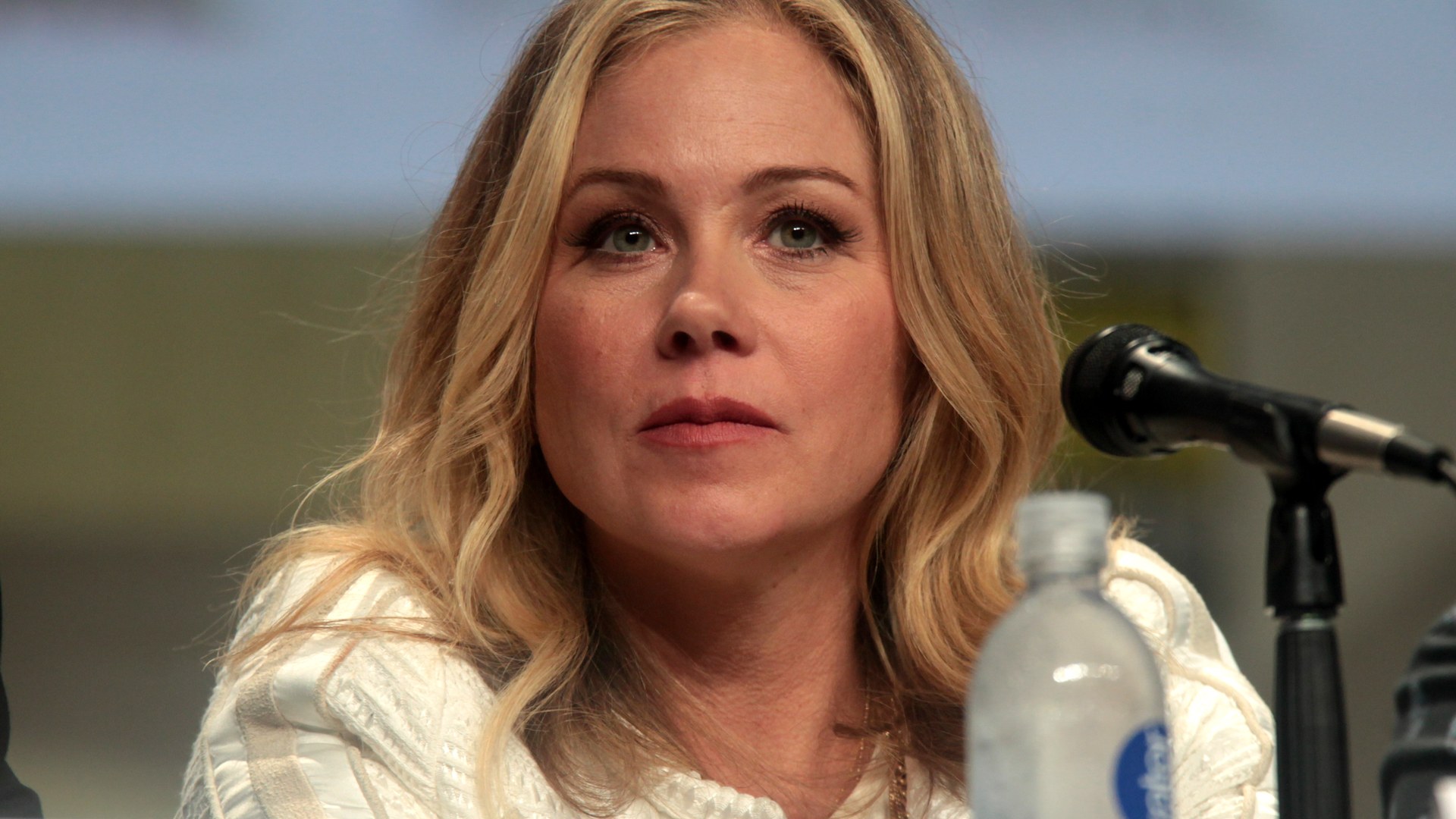 Christina Applegate Says She Was Initially Misdiagnosed With Multiple Sclerosis
